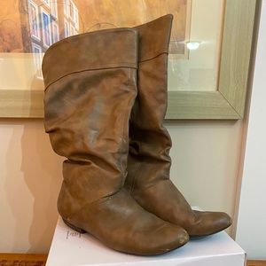 Slouch tan boots
